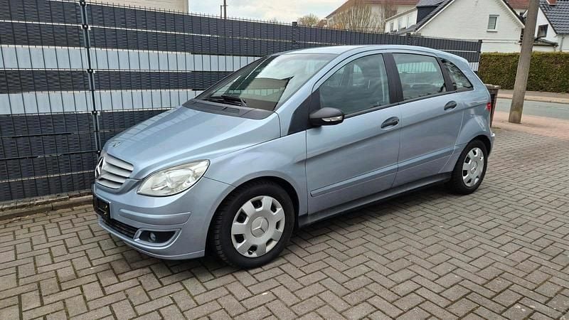 Gebraucht Mercedes B180 109 PS (80 kW) 2005 Blau Van / Kleinbus