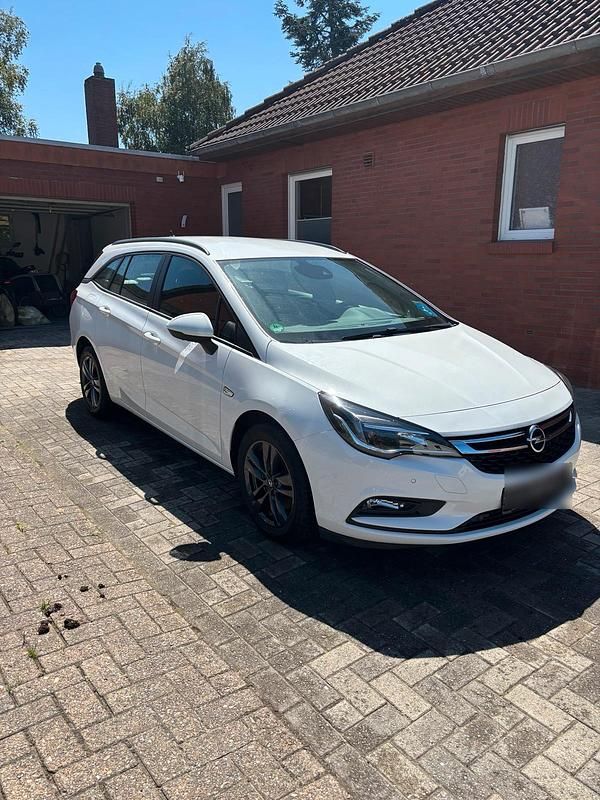 Weiß Gebraucht 2019 Opel Astra Kombi | 10.499 € (Etwas zu teuer) - Bild 1/4