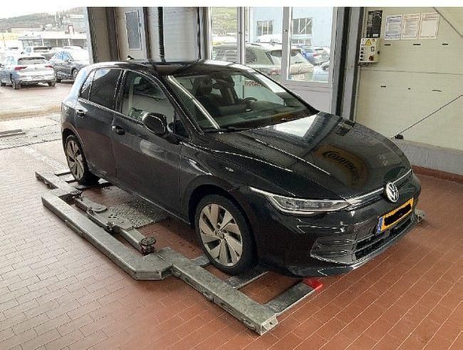 Gebraucht VW Golf VIII Goal 116 PS (85 kW) 2024 Schwarz Limousine