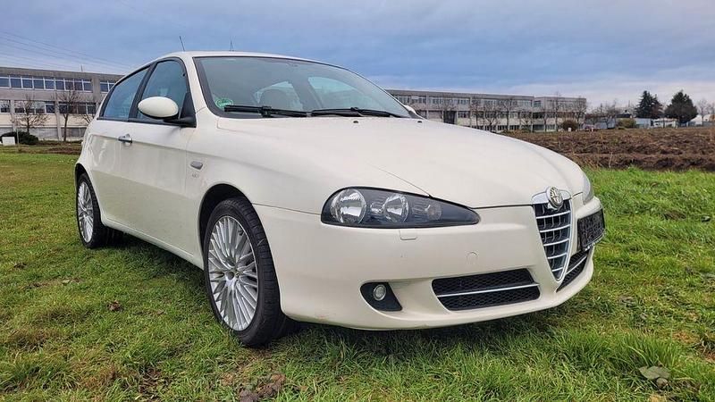 Weiß Gebraucht 2007 Alfa Romeo 147 Kleinwagen | 3.400 € (Etwas zu teuer) - Bild 1/4