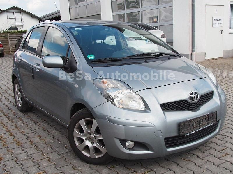 Silber Gebraucht 2010 Toyota Yaris Life Kleinwagen | 2.290 € (Superpreis) - Bild 1/4
