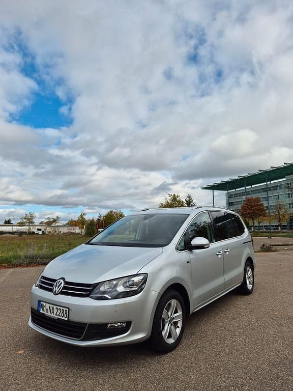 Second-hand VW Sharan Join 150 CP (110 kW) 2018 Argintiu Monovolum