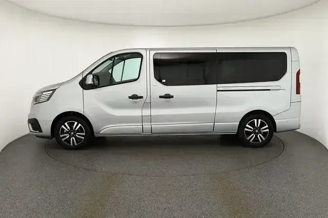 Occasion Renault Trafic 170 ch (125 kW) 2024 Argent Monospace
