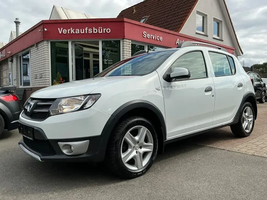 Gebraucht Dacia Sandero Prestige 90 PS (66 kW) 2016 Weiß SUV