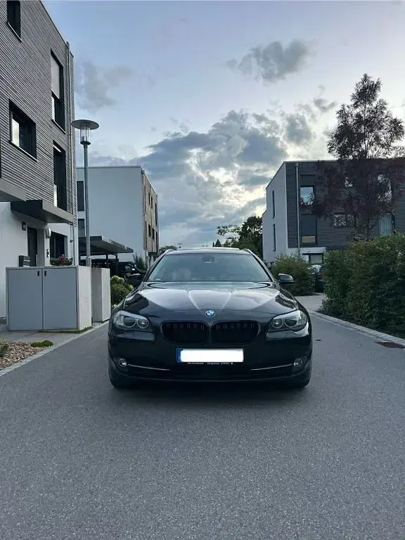 Gebraucht BMW 530 Performance 245 PS (180 kW) 2010 Schwarz Kombi