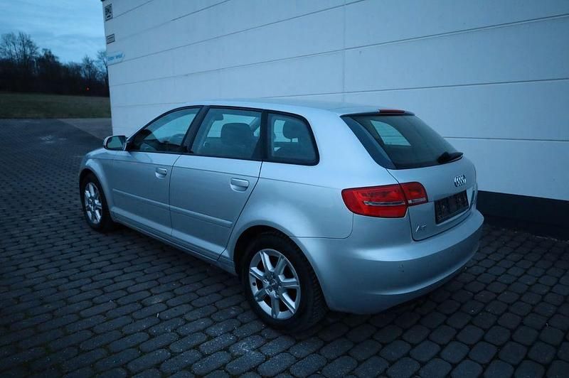 Gebraucht Audi A3 Ambiente 125 PS (91 kW) 2010 Silber Kleinwagen