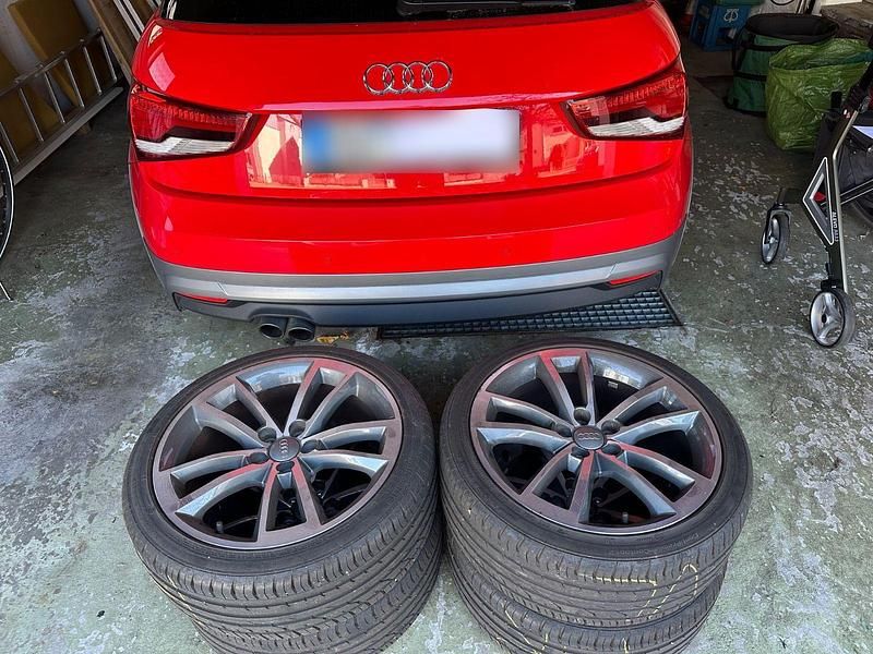 Gebraucht Audi A1 Exclusive 125 PS (91 kW) 2015 Rot Kleinwagen