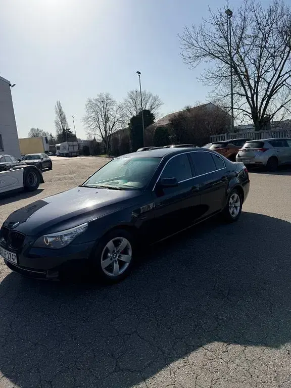 Gebraucht BMW 523 Exclusive 190 PS (139 kW) 2009 Blau Limousine