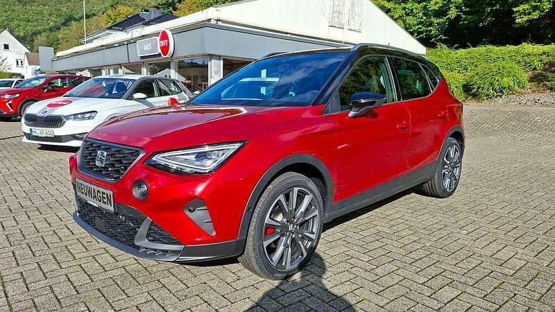 Neu Seat Arona FR 150 PS (110 kW) 2025 Rot SUV