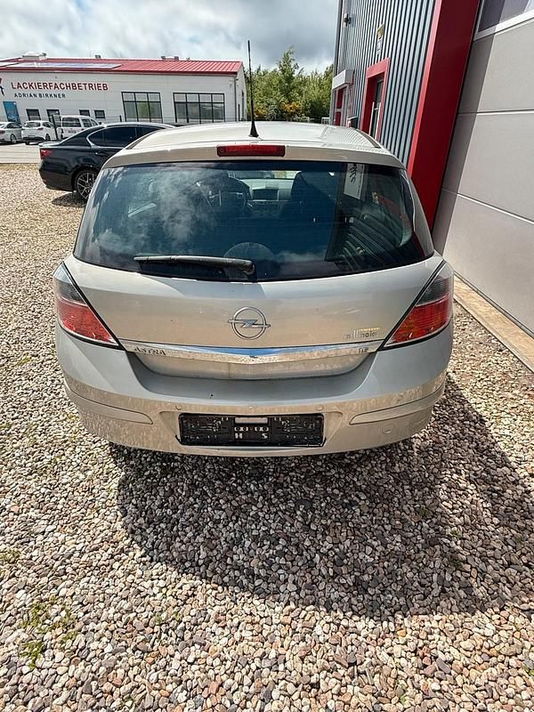 Gebraucht Opel Astra 116 PS (85 kW) 2008 Grau Limousine
