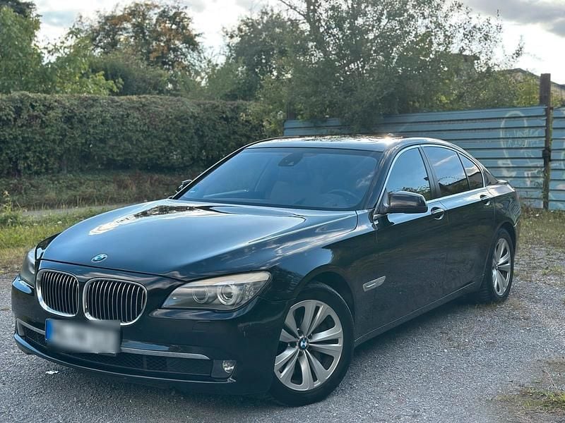 Schwarz Gebraucht 2010 BMW 750 Limousine | 8.400 € (Superpreis) - Bild 1/4