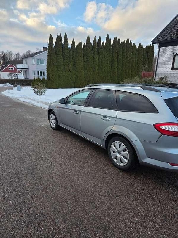 Gebraucht Ford Mondeo 145 PS (106 kW) 2008 Silber Kombi