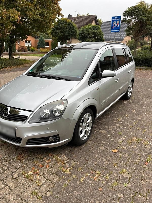 Silber Gebraucht 2005 Opel Zafira Van / Kleinbus | 2.500 € (Fairer Preis) - Bild 1/4