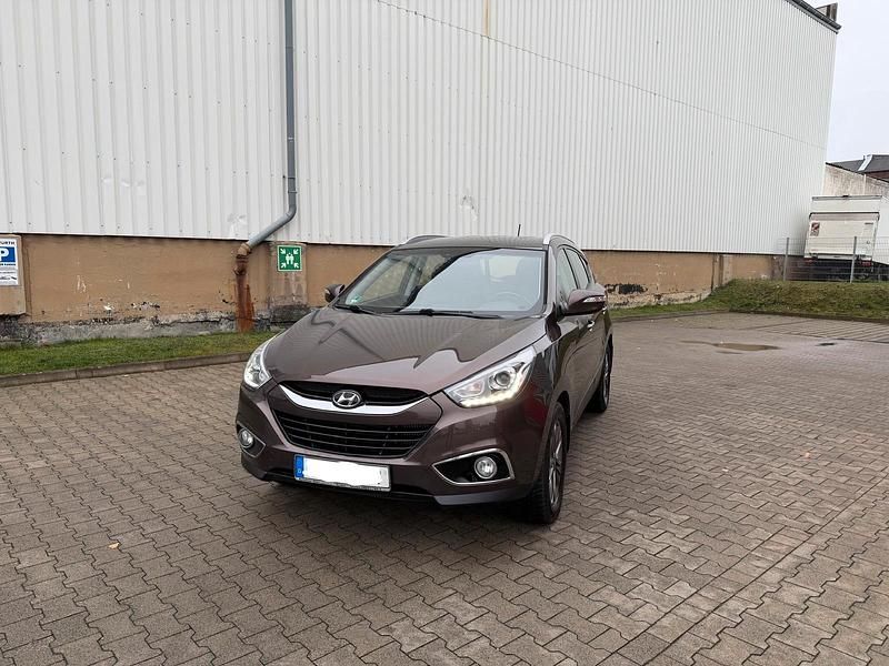 Braun Gebraucht 2014 Hyundai ix35 SUV | 9.499 € (Fairer Preis) - Bild 1/4