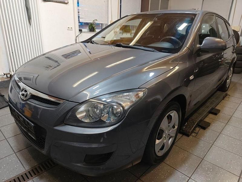 Gebraucht Hyundai i30 109 PS (80 kW) 2009 Grau Limousine