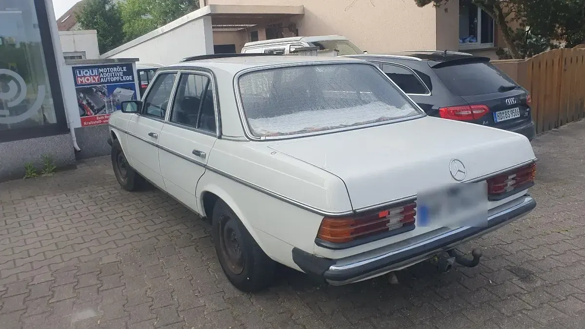 Gebraucht Mercedes 200 1982 Weiß Limousine