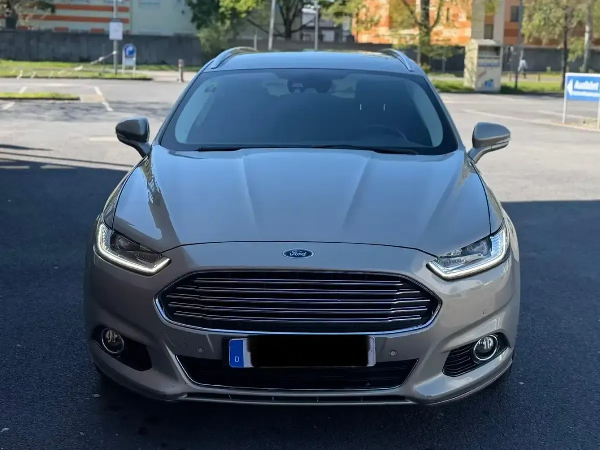 Gebraucht Ford Mondeo Titanium 150 PS (110 kW) 2015 Grau Kombi