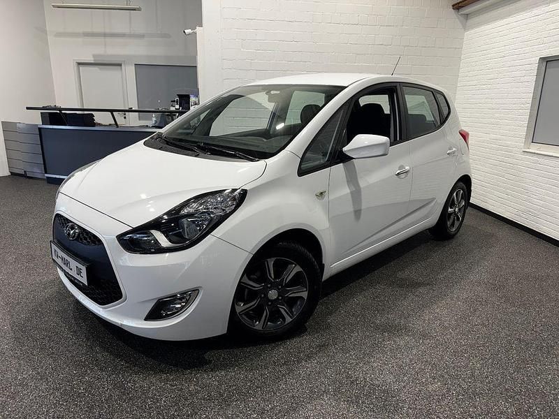 Gebraucht Hyundai i20 125 PS (91 kW) 2018 Weiß Van / Kleinbus