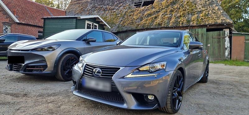 Gebraucht Lexus IS300h 223 PS (164 kW) 2016 Grau Limousine