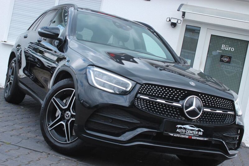 Schwarz Gebraucht 2020 Mercedes GLC300 AMG line SUV | 32.500 € (Fairer Preis) - Bild 1/4
