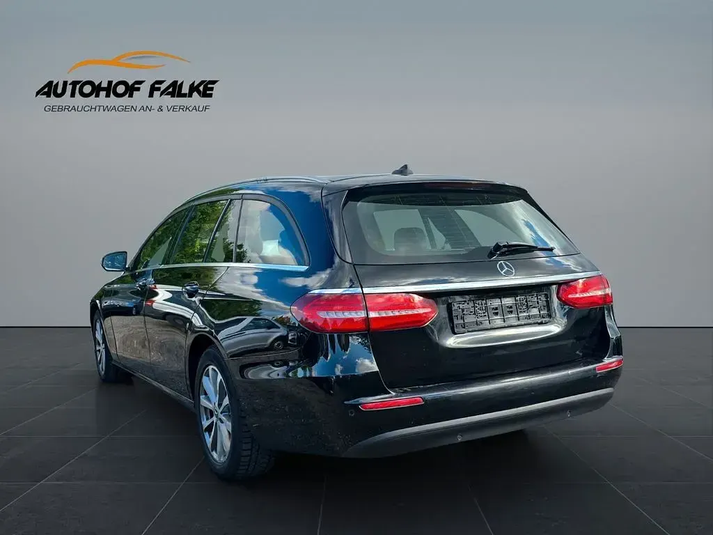 Gebraucht Mercedes E200 150 PS (110 kW) 2018 Schwarz Kombi