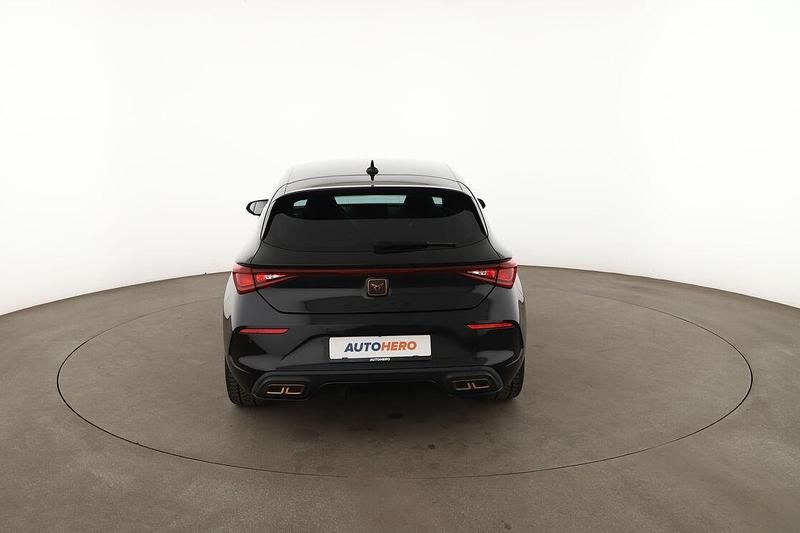 Używany Cupra Leon 204 KM (150 kW) 2024 Czarny Sedan/Limuzyna