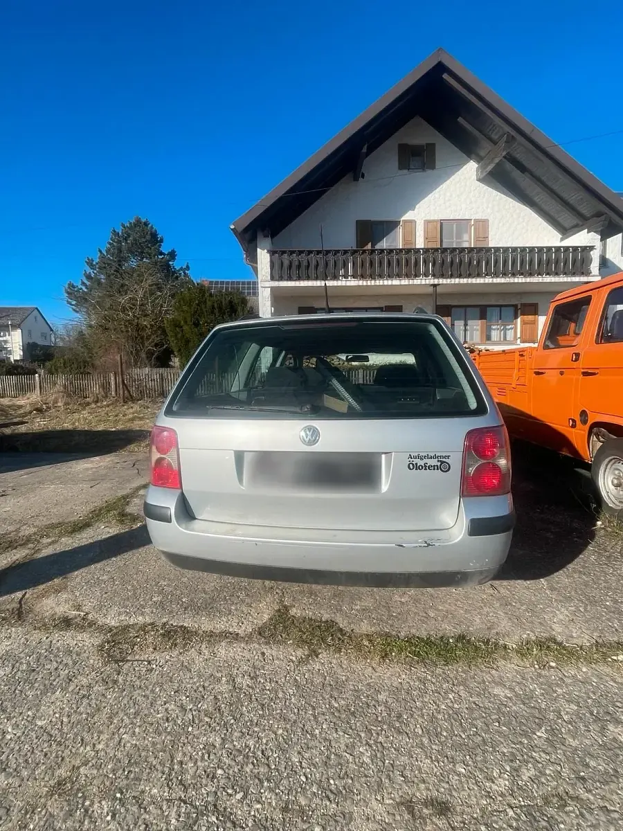Gebraucht VW Passat 131 PS (96 kW) 2001 Silber Kombi