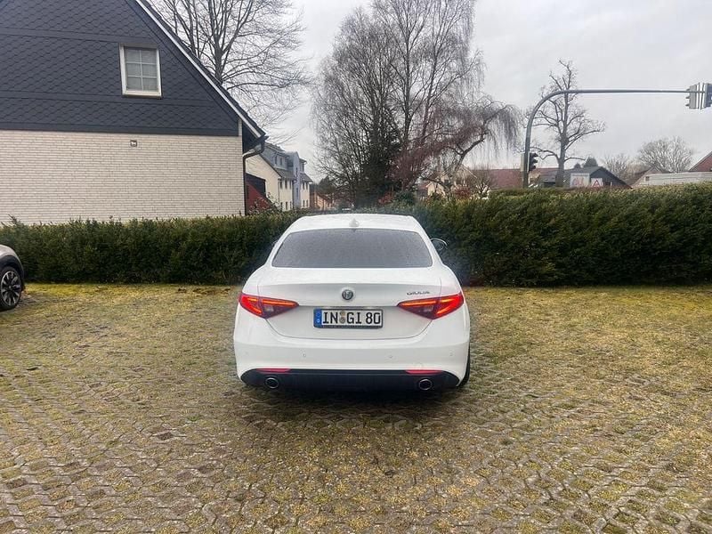 Gebraucht Alfa Romeo Giulia Super 179 PS (131 kW) 2016 Weiß Limousine