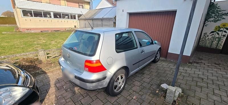 Gebraucht VW Golf IV 75 PS (55 kW) 2002 Grau Kleinwagen