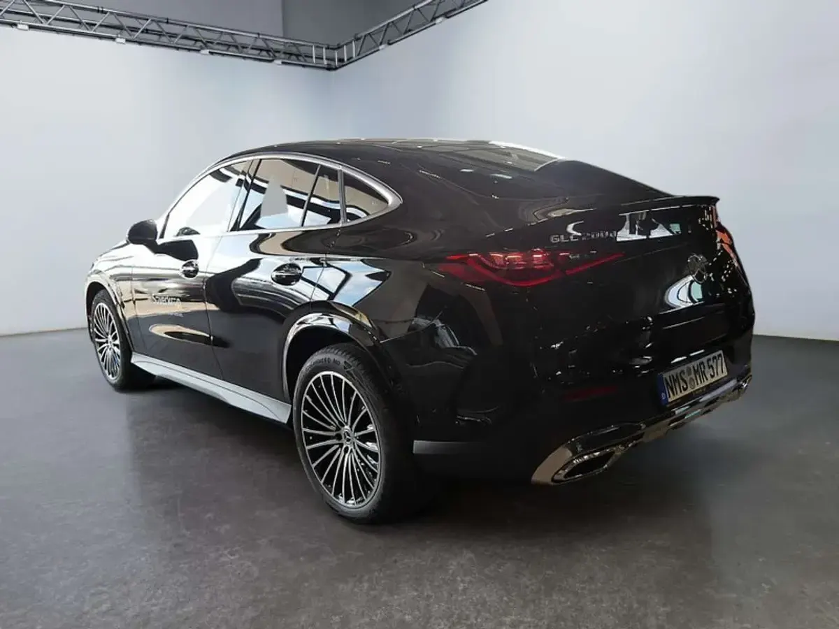 Gebraucht Mercedes GLC200 AMG 163 PS (119 kW) 2026 Metalliclack obsidianschwarz m SUV