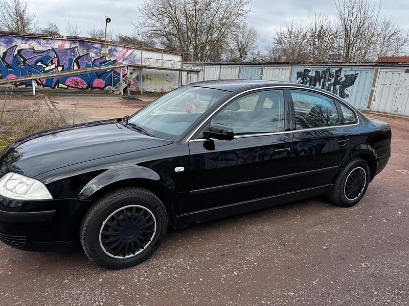 Gebraucht VW Passat 102 PS (75 kW) 2001 Schwarz Limousine