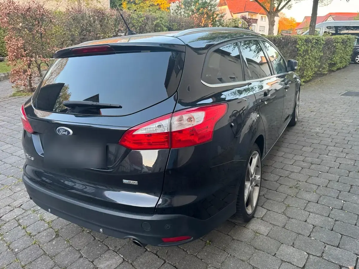 Second-hand Ford Focus 150 CP (110 kW) 2012 Negru Break