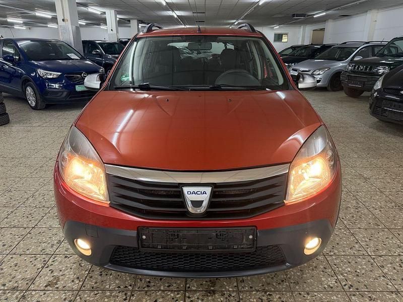Gebraucht Dacia Sandero Stepway 87 PS (63 kW) 2010 Rot Limousine