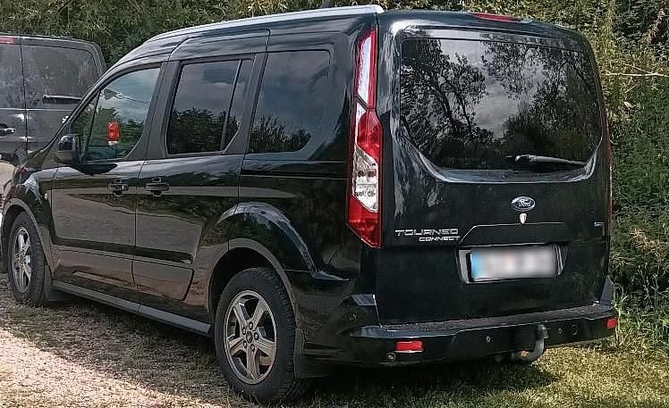 Schwarz Gebraucht 2018 Ford Tourneo Connect Titanium Van / Kleinbus | 25.600 € - Bild 1/1