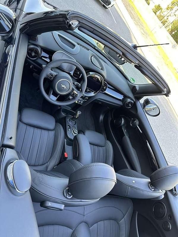 Gebraucht Mini Cooper SE Cabriolet 135 kW (184 PS) 2023 Schwarz Cabrio