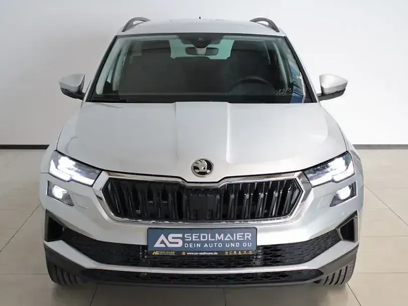 Gebraucht Skoda Karoq Tour 150 PS (110 kW) 2025 Brillantsilber SUV