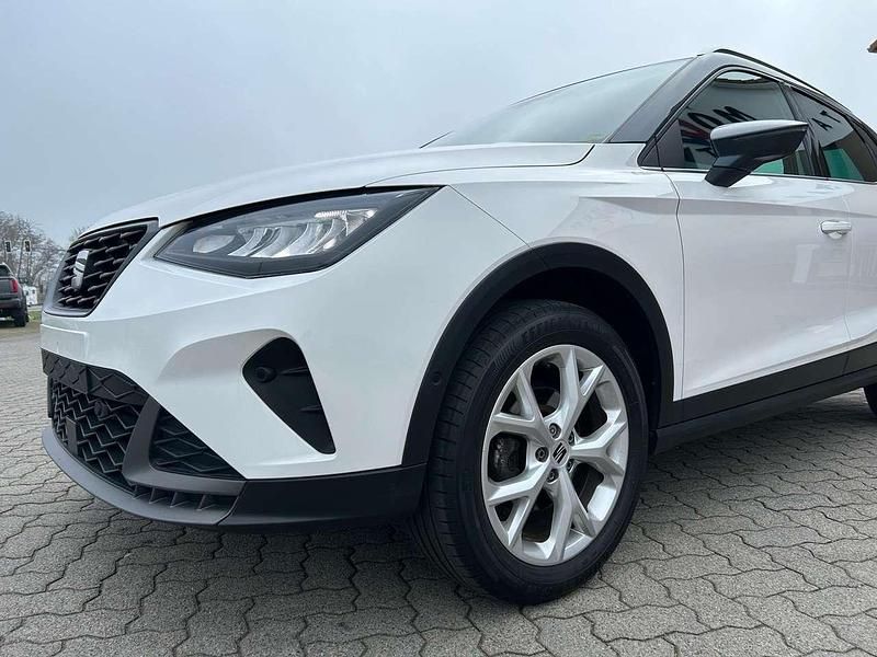 Gebraucht Seat Arona FR 110 PS (80 kW) 2023 Weiß SUV