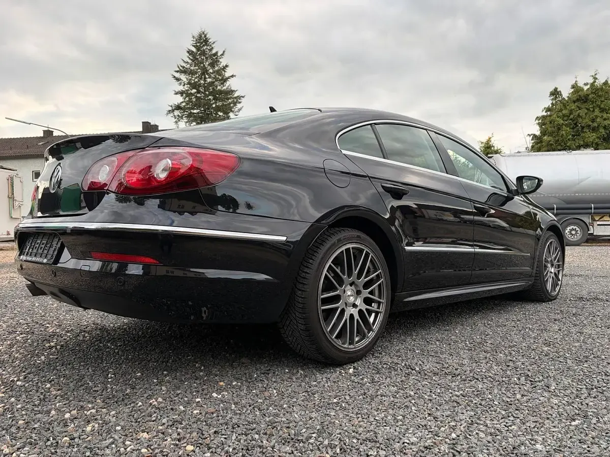 Gebraucht VW Passat R-line 140 PS (102 kW) 2011 Schwarz Limousine