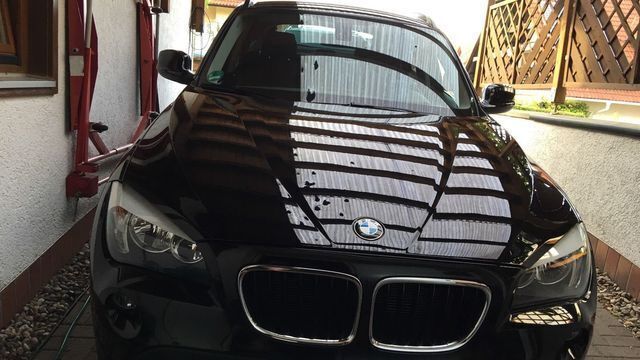 Schwarz metallic Gebraucht 2012 BMW X1 SUV | 13.300 € - Bild 1/4