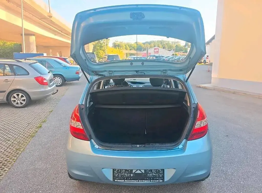 Gebraucht Hyundai i20 57 PS (41 kW) 2011 Blau Kleinwagen