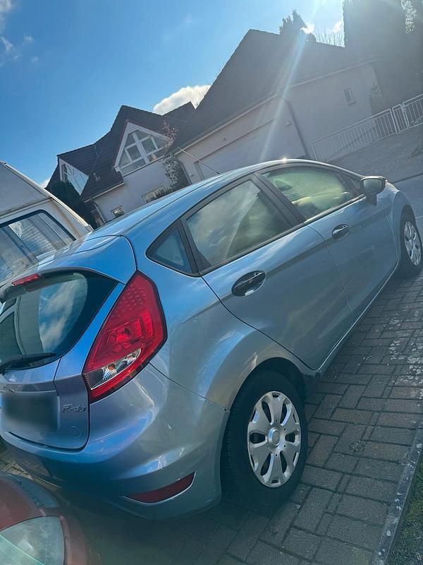 Gebraucht Ford Fiesta 90 PS (66 kW) 2008 Blau Kleinwagen