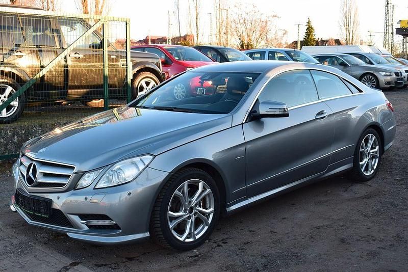 Gebraucht Mercedes E250 204 PS (150 kW) 2012 Silber Coupé