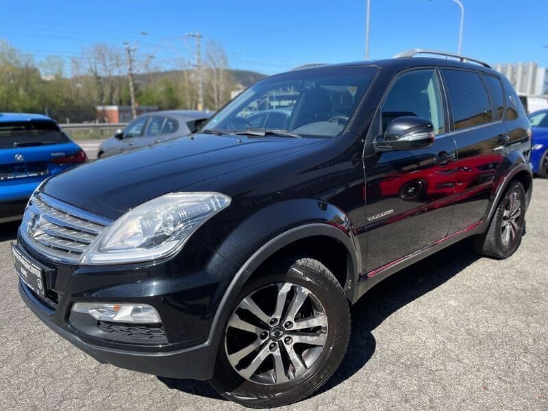 Schwarz Gebraucht 2014 Ssangyong (KGM) Rexton Crystal SUV | 5.990 € (Fairer Preis) - Bild 1/4