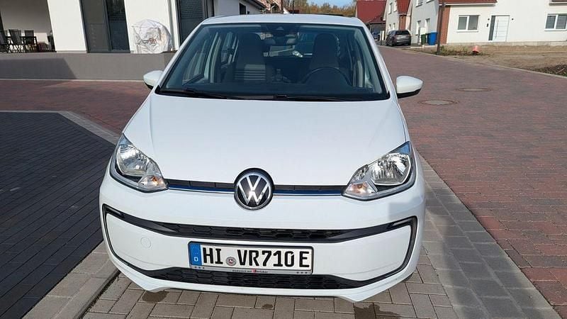 Weiß Gebraucht 2022 VW e-up! Edition Kleinwagen | 13.700 € (Superpreis) - Bild 1/4