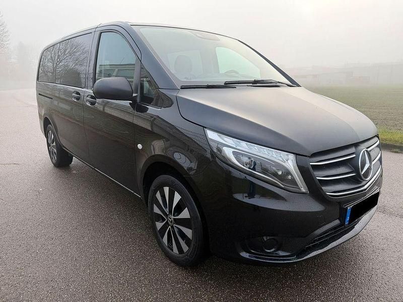 Gebraucht Mercedes Vito 190 PS (139 kW) 2022 Schwarz Van