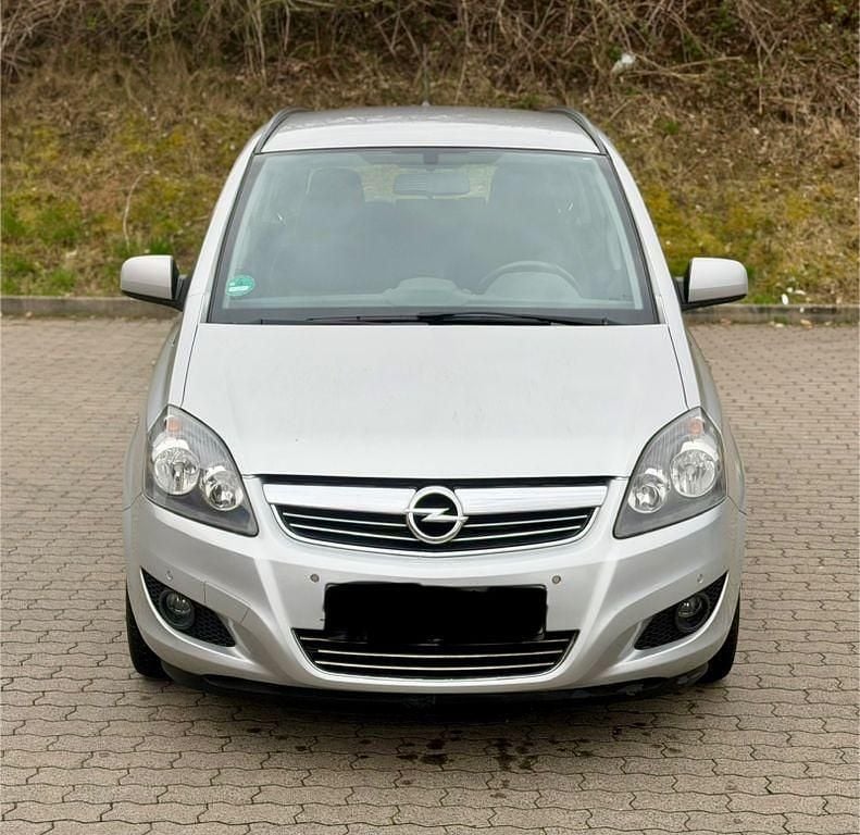 Gebraucht Opel Zafira 125 PS (91 kW) 2012 Silber Van / Kleinbus