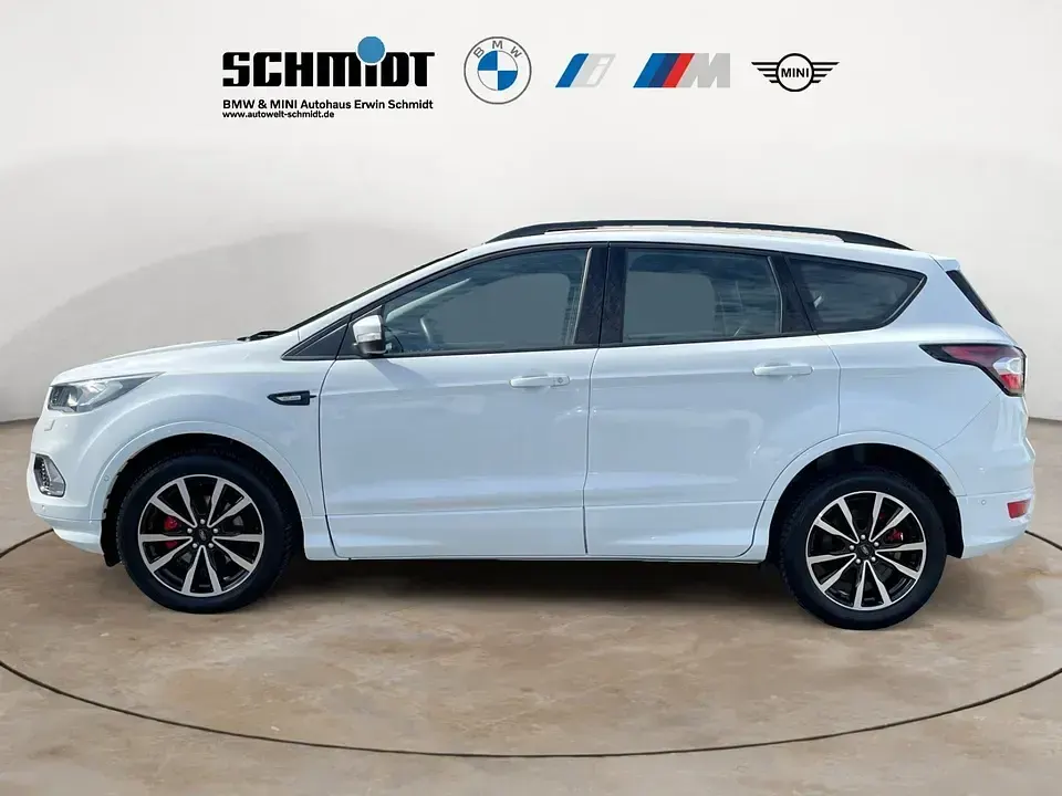 Gebraucht Ford Kuga ST-Line 150 PS (110 kW) 2019 Frostweiß uni SUV