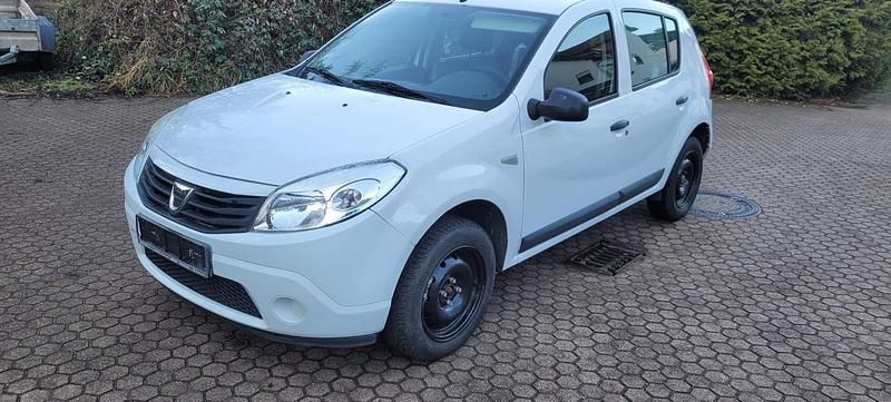 Weiß Gebraucht 2012 Dacia Sandero Kleinwagen | 3.500 € (Fairer Preis) - Bild 1/4