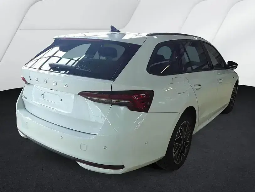 Gebraucht Skoda Octavia Tour 150 PS (110 kW) 2025 Moonweiß perleffekt Kombi