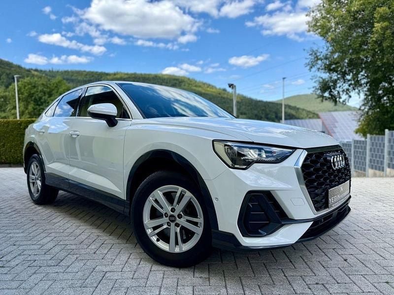 Weiß Gebraucht 2022 Audi Q3 Sportback Performance SUV | 24.990 € (Superpreis) - Bild 1/4